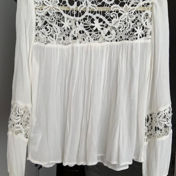 Hollister Blouse White Lace Long-Sleeved - Picture 3 of 6